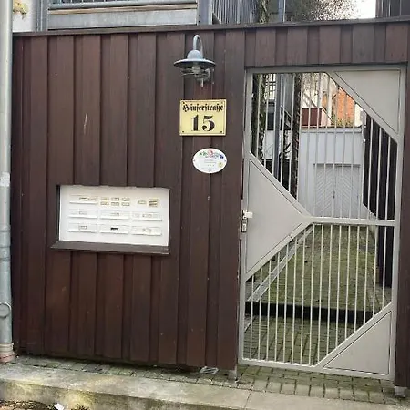 Haeuserstrasse 15 *