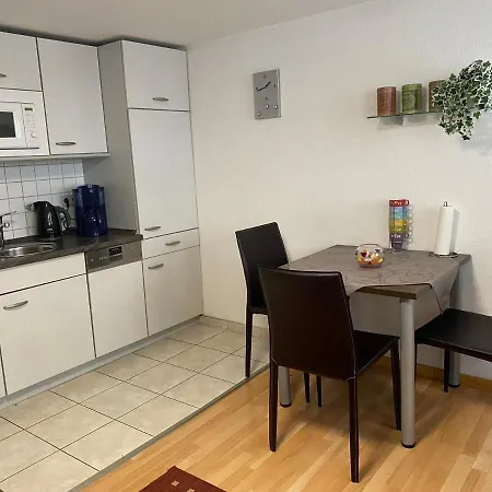 Haeuserstrasse 15 *